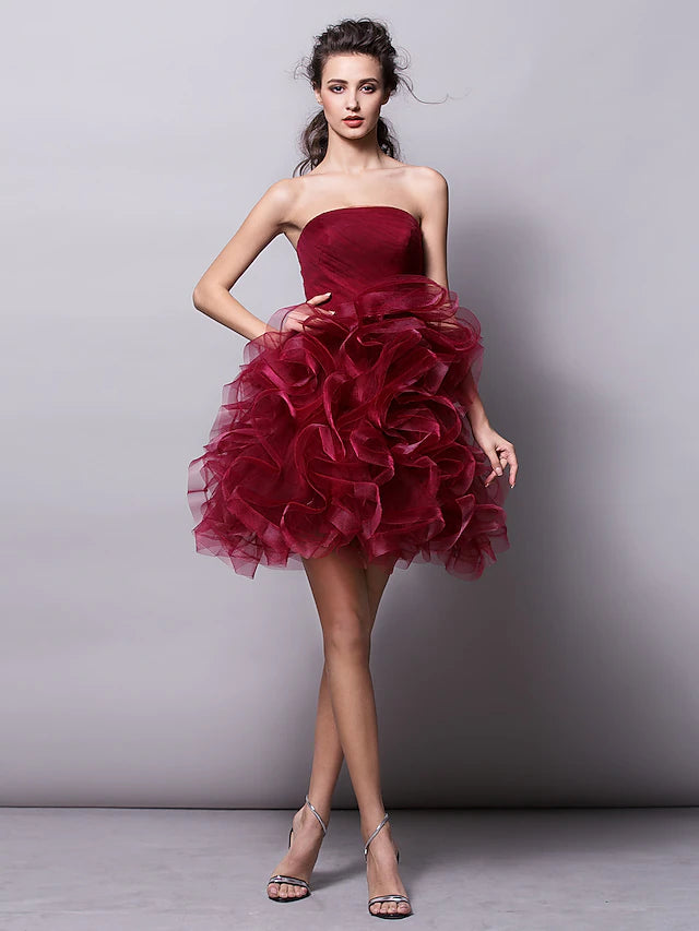 Ballkleid Heißes Heimkehr-Cocktailparty-Kleid zum Valentinstag Trägerlos Ärmellos Kurz / Mini Tüll mit gerüschter Stufe